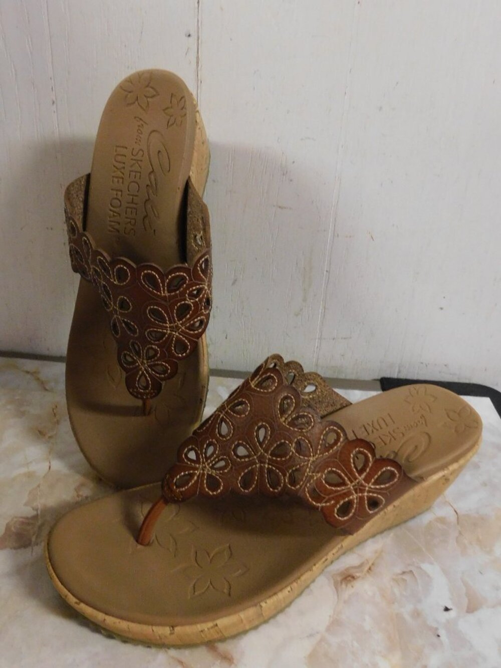 Cali from SKECHERS Luxe Foam Cork Wedge Sandals sz 9